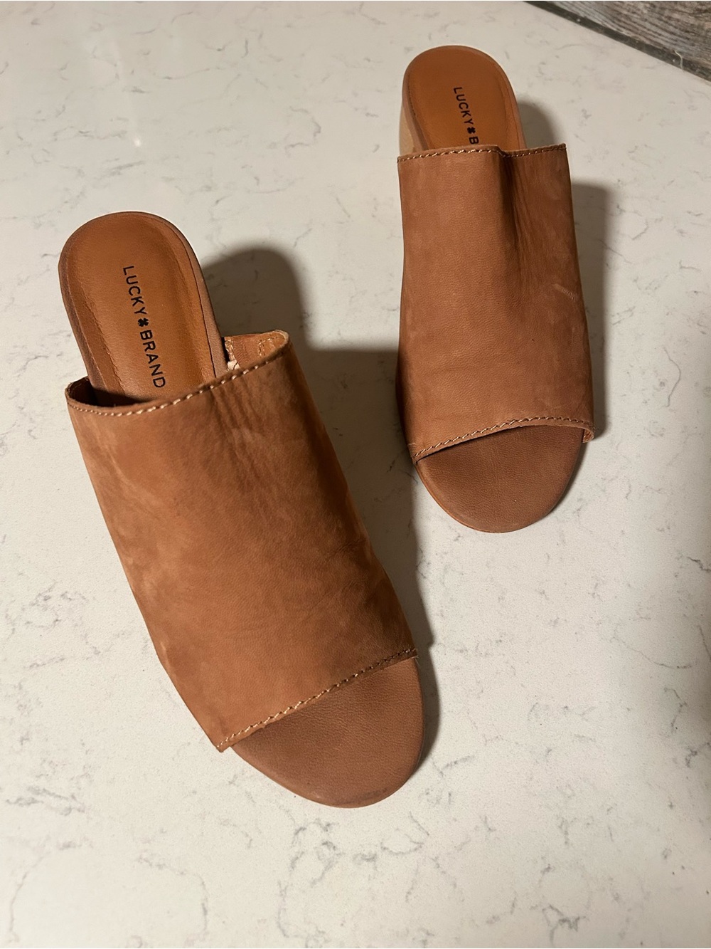 🍀Lucky Brand Nicholia Brown Leather Mules Sandals Chunky Block Heel - Picture 4 of 16